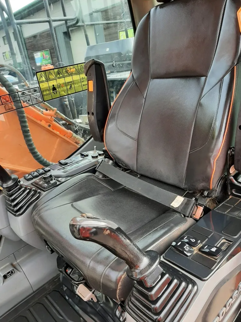 14T Excavator Doosan DX140LC 2022